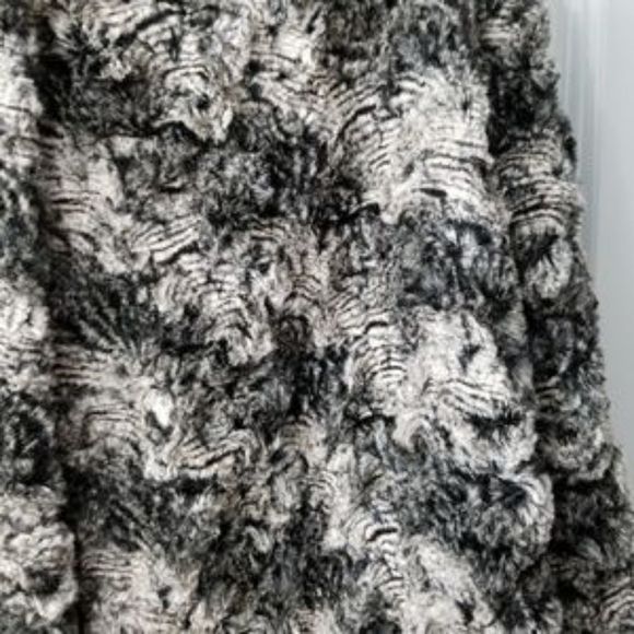 Alfred Dunner faux fur super‎ soft jacket - Picture 9 of 11